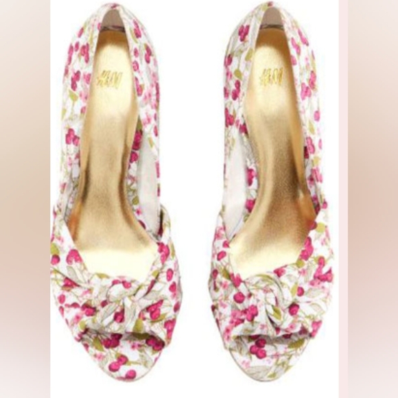 H&M Floral Peep Toe Heels (Please See 2nd Photo For Small Call Out) - Picture 1 of 6